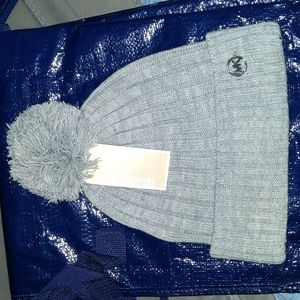 NWT Michael Kors Grey Pom Pom Beanie